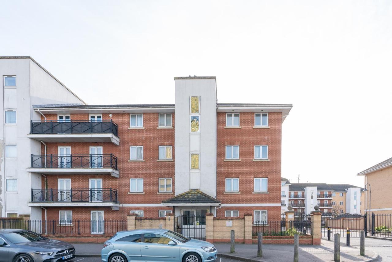 Suites By Rehoboth - Abbey Wood Station - London Zone 4 Exterior foto