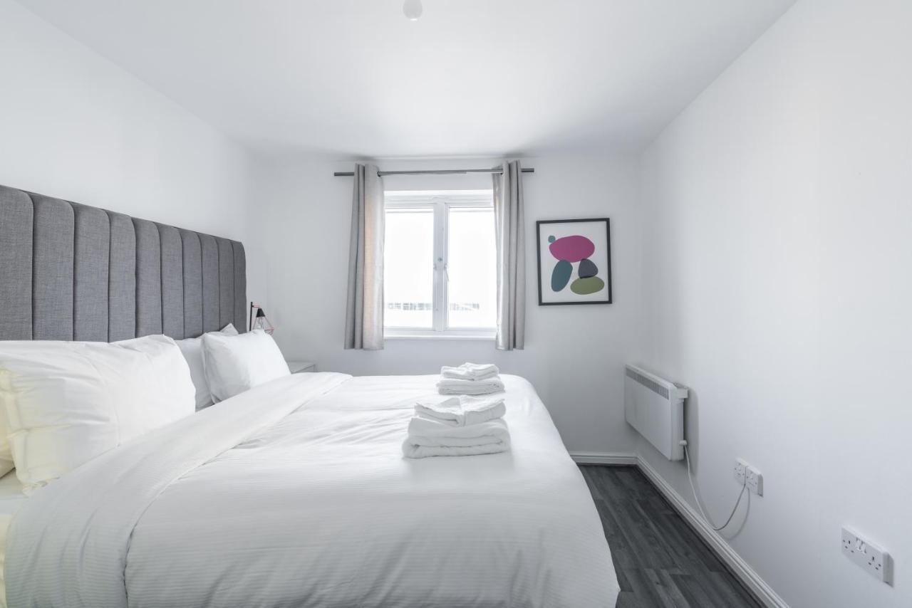 Suites By Rehoboth - Abbey Wood Station - London Zone 4 Exterior foto